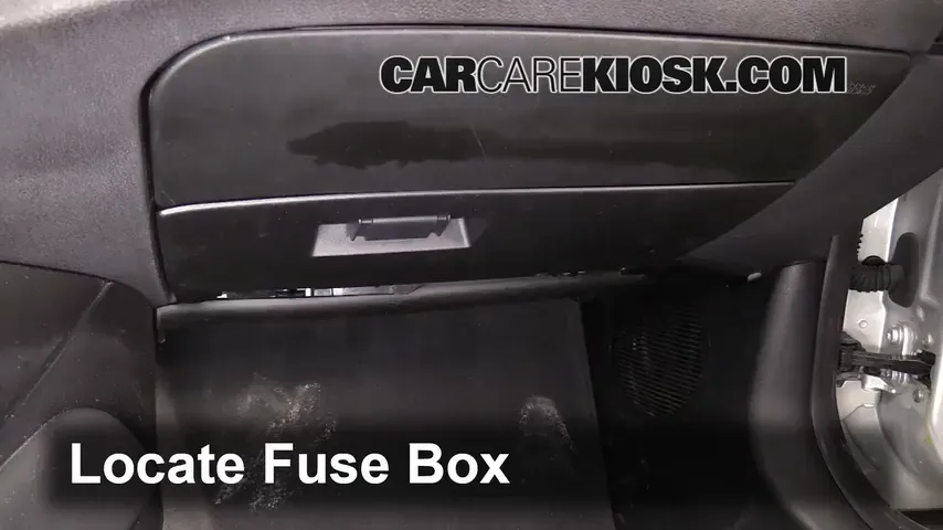 2004 BMW Z4 2.5i 2.5L 6 Cyl. Fuse (Interior)
